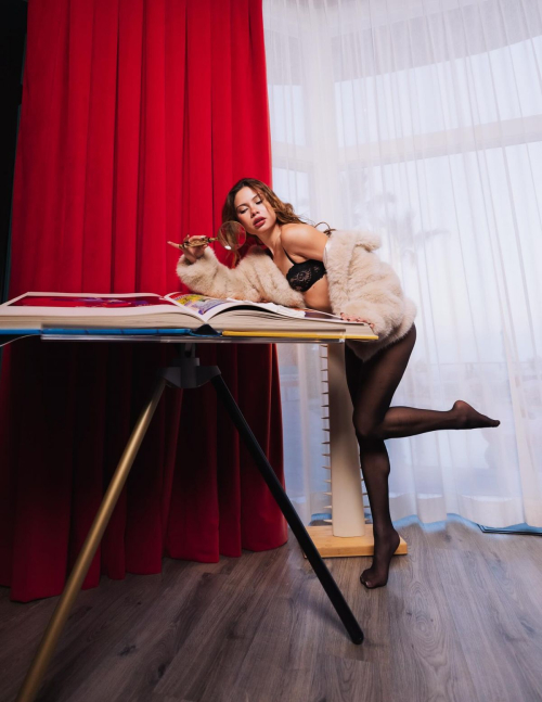 Bella Shepard instagram photos, June 2025 1