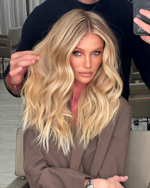 Cintia Dicker instagram photos, June 2025 3