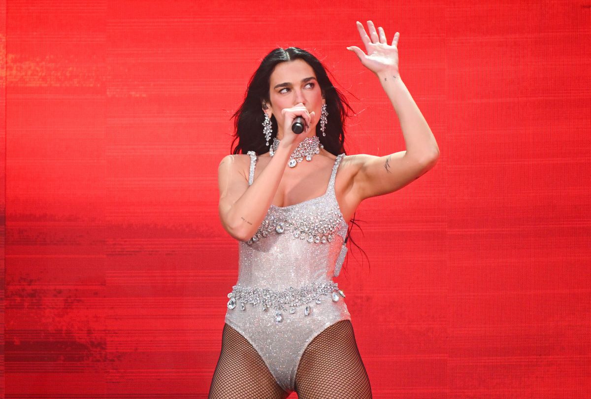 Dua Lipa Stuns in Sparkling Bodysuit and Fur Coat – Dublin Radical Tour June 2025