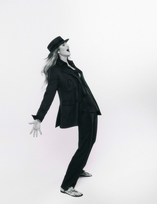 Elle Macpherson for Elle Spain, July 2025 3