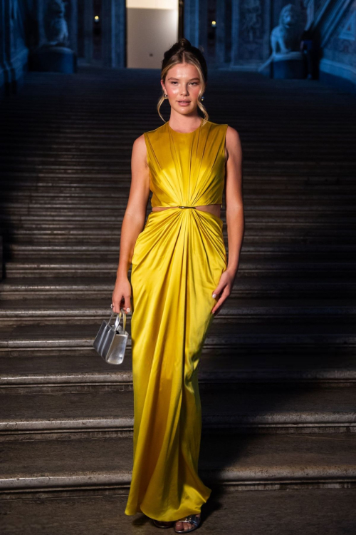 Ellie Thumann at Max Mara Cruise Show, June 2025 3