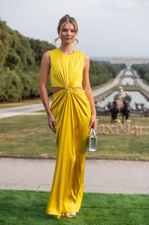 Ellie Thumann at Max Mara Cruise Show, June 2025 5