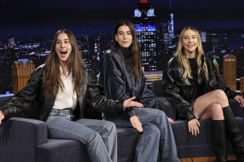 Haim at Tonight Show Starring Jimmy Fallon, June 2025 1