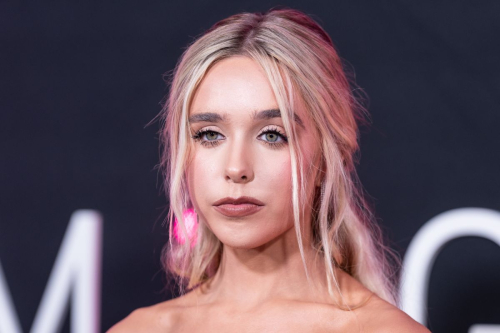 Jenna Davis at M3GAN 2.0 premiere NYC, June 2025 1