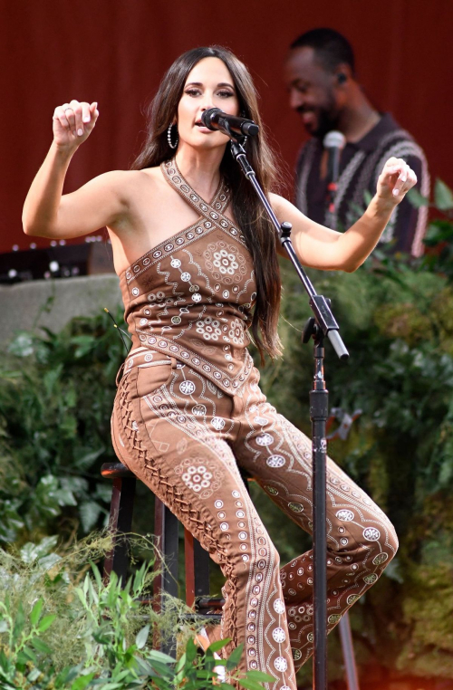 Kacey Musgraves at New Orleans Jazz Fest, May 2025 1