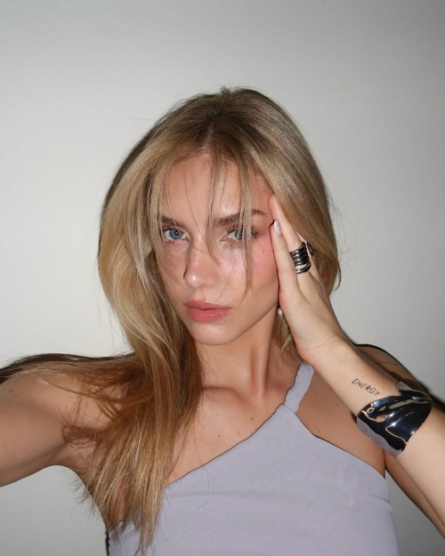 Kari Riley – Instagram Photos, June 2025 1