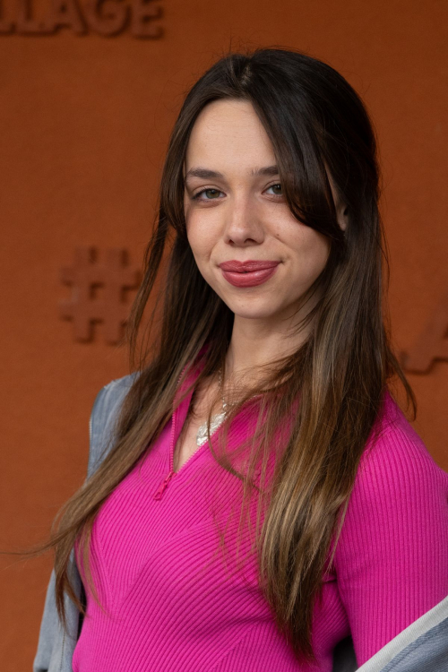 Kim Higelin Spotted at Roland Garros, May 2025 1