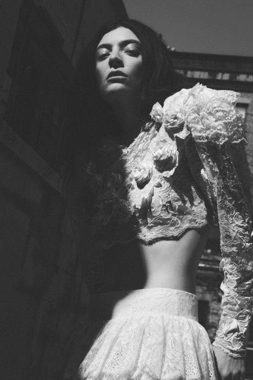 Lorde for Vogue Australia, July 2025 11