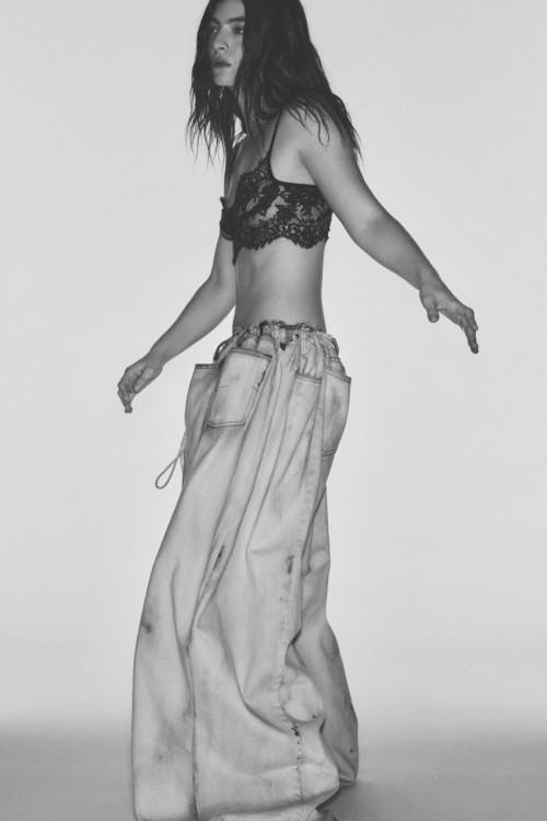 Lorde for Vogue Australia, July 2025 13