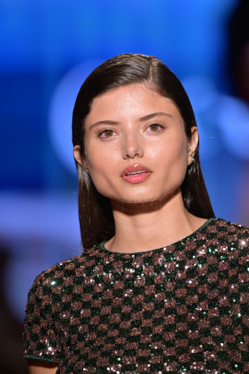 Maria Katarina at Oseree Show Miami, May 2025 9