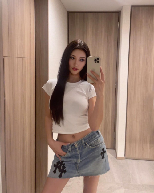 Mika Takeuchi instagram photos, June 2025