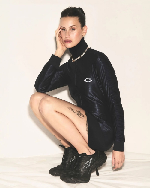 Milena Smit for Mujer Hoy, July 2025 5