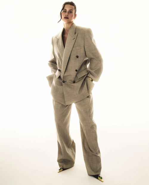 Milena Smit for Mujer Hoy, July 2025 7