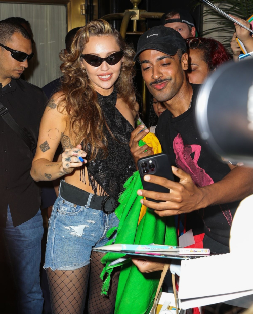 Miley Cyrus leaves the Carlyle Hotel in NYC, June 2025 2