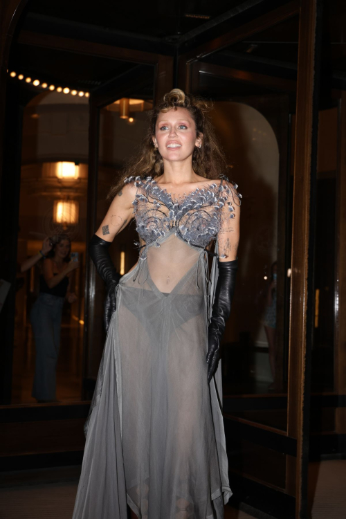 Miley Cyrus Night Out in Paris, June 2025 8