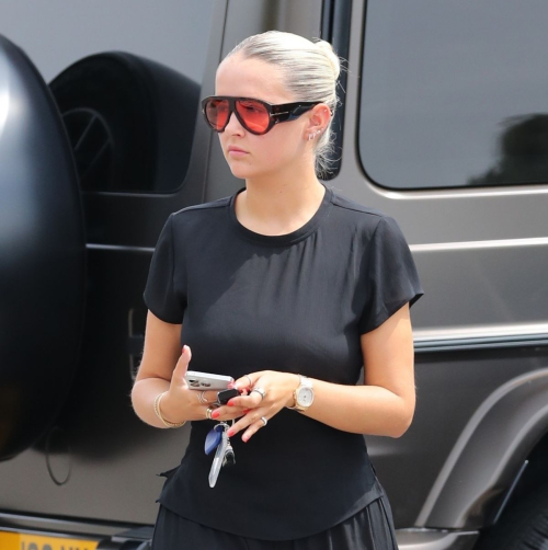 Molly Mae Hague Shopping at Dunelm, Cheshire June 2025 1