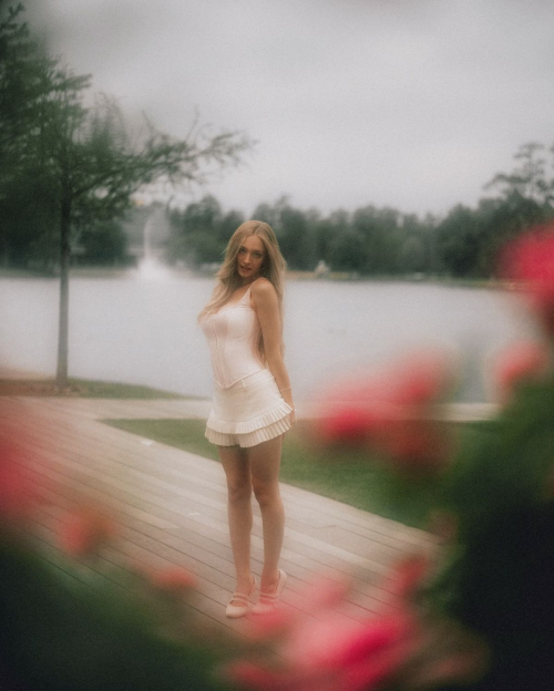 Sophia Diamond at a Studio Photoshoot, June 2025 4