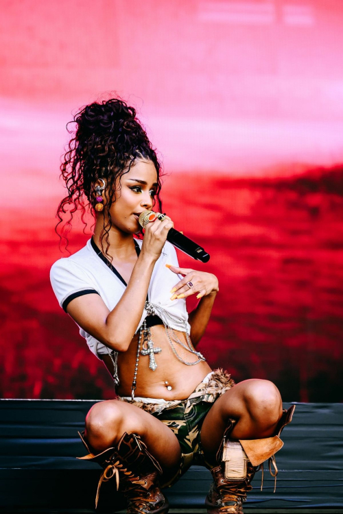 Tyla Sets Governors Ball NYC on Fire with Bold Look 4
