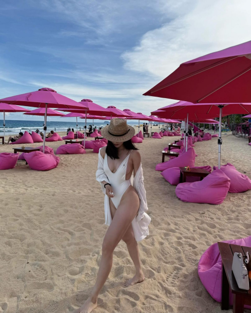 Yunyan Liu – Instagram Photos, June 2025 12