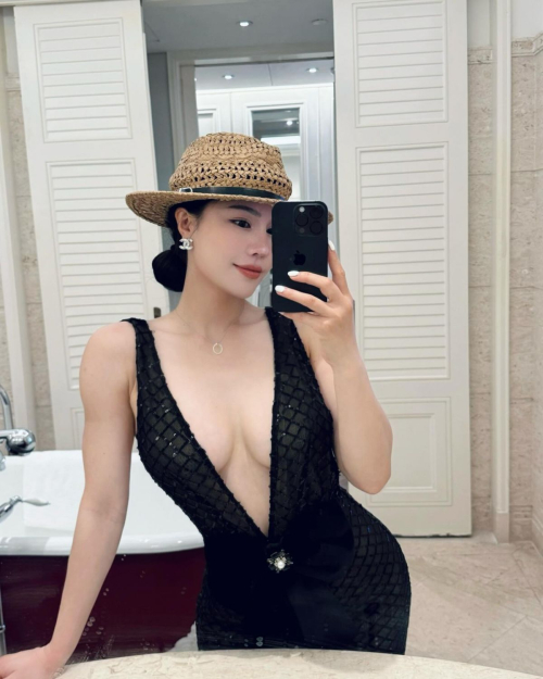 Yunyan Liu – Instagram Photos, June 2025 7