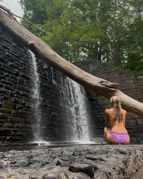 Abbey Lee posts edgy Instagram shoot, July 2025 3