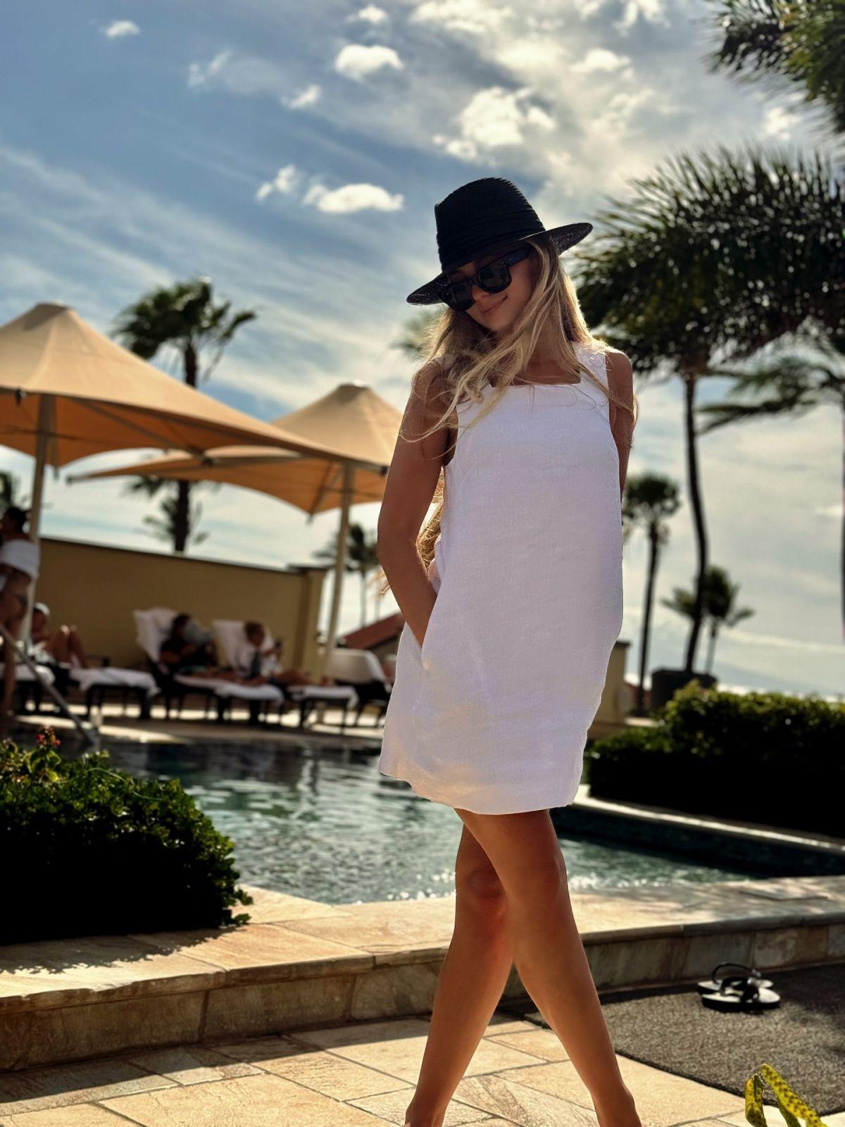 Alexa Serowik posts glam Instagram shots, July 2025