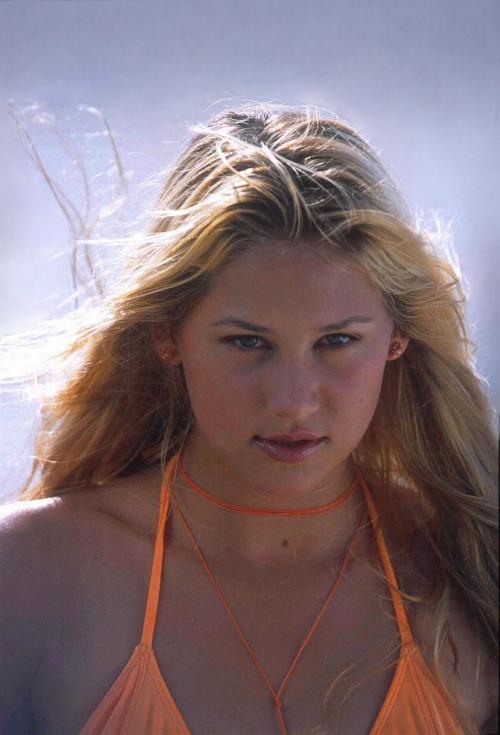 Anna Kournikova bikini shoot in Acapulco, 2002 6