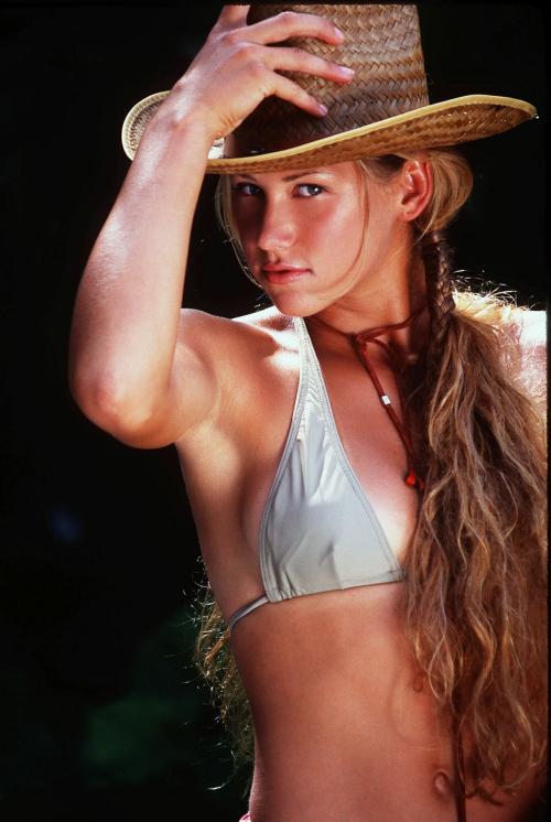 Anna Kournikova photoshoot throwback from 2004 10