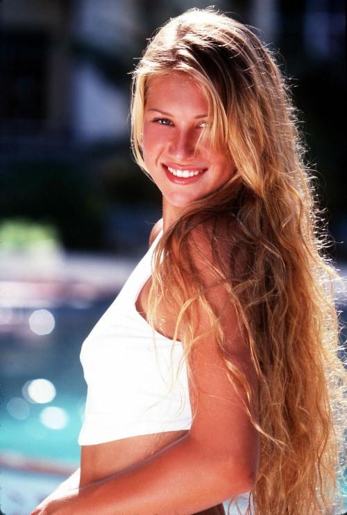 Anna Kournikova photoshoot throwback from 2004 23