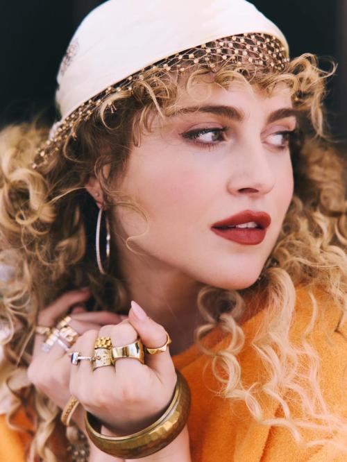 Anne Winters at a photoshoot, Jul 2025 1