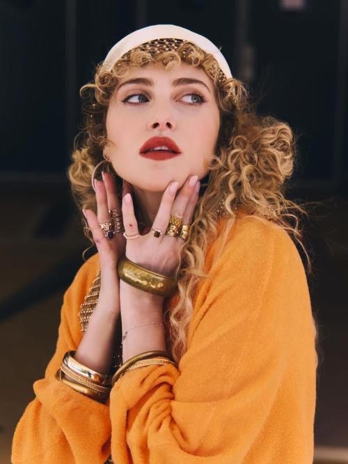 Anne Winters at a photoshoot, Jul 2025 5