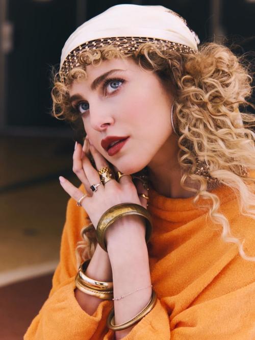 Anne Winters at a photoshoot, Jul 2025 8