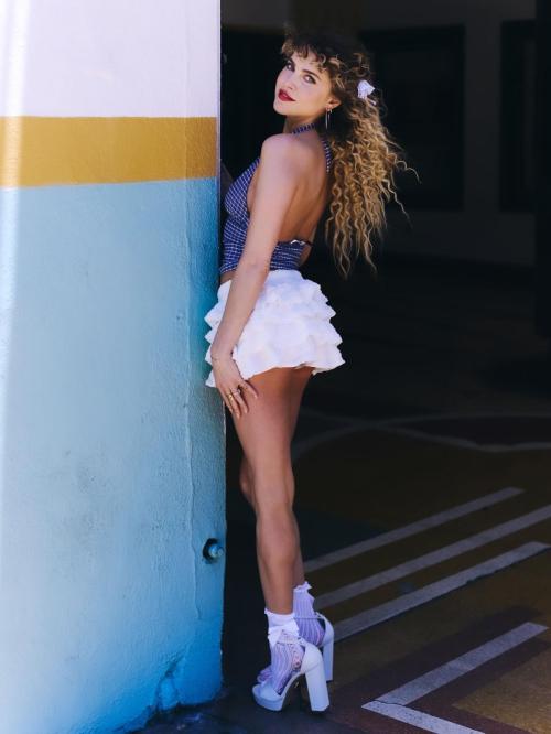 Anne Winters Elegant Photoshoot July 2025 9