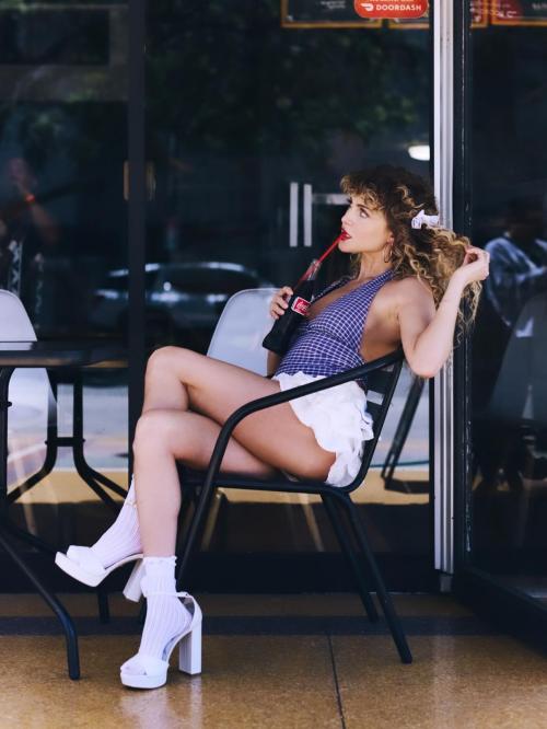 Anne Winters Elegant Photoshoot July 2025 8