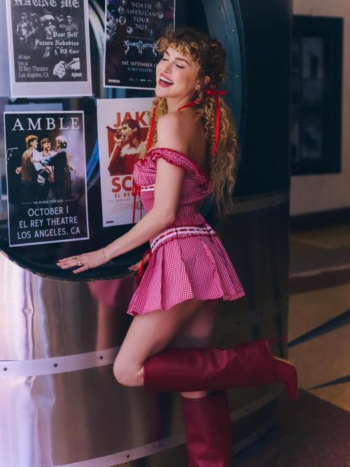 Anne Winters Glam Photoshoot July 2025 2