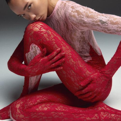 Ashley Moore Stuns in Glam Photoshoot, June 2025 10