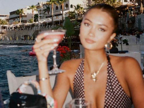 Audrey Thompson glows in Instagram shots, July 2025 1