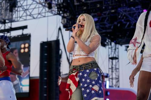 Ava Max at Macy’s July 4th fireworks NYC, July 2025 4