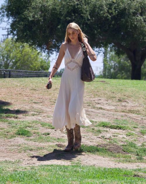Bella Hadid arriving at baby shower in LA, July 2025 5