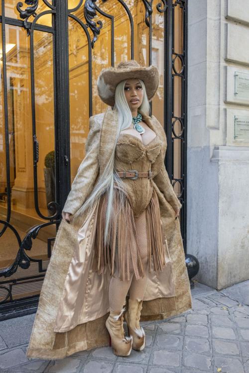 Cardi B Spotted Out and About in Paris, May 2025 5
