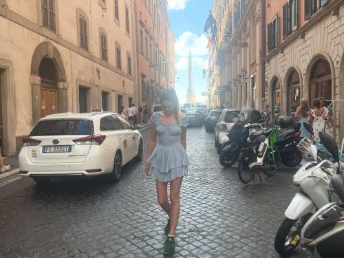 Charlotte Lawrence instagram photos, Jul 2025 4