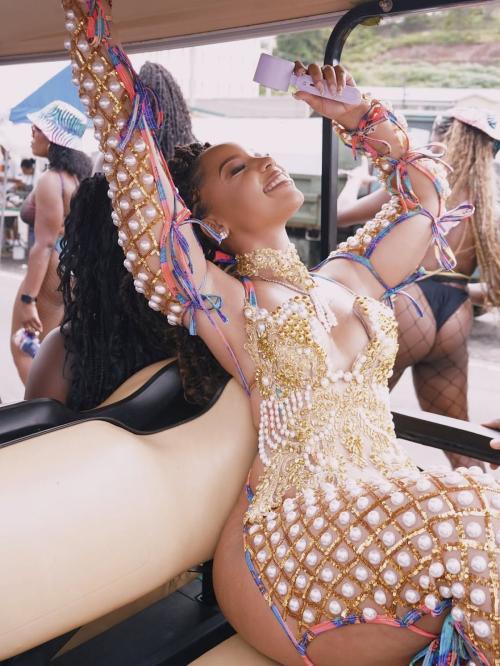 Chloe Bailey Glam Instagram Pics July 2025 1