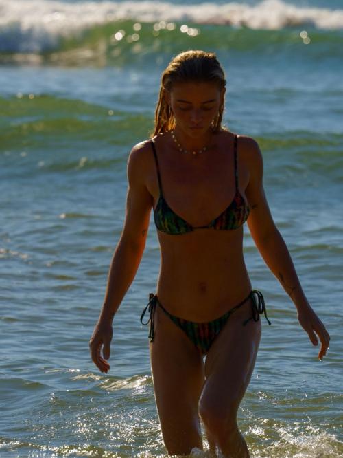 Cintia Dicker instagram model pics, July 2025