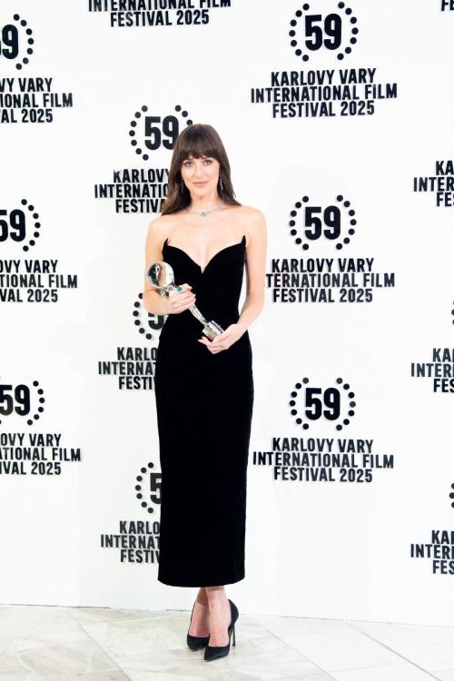 Dakota Johnson wins KVIFF President’s Award, July 2025 8