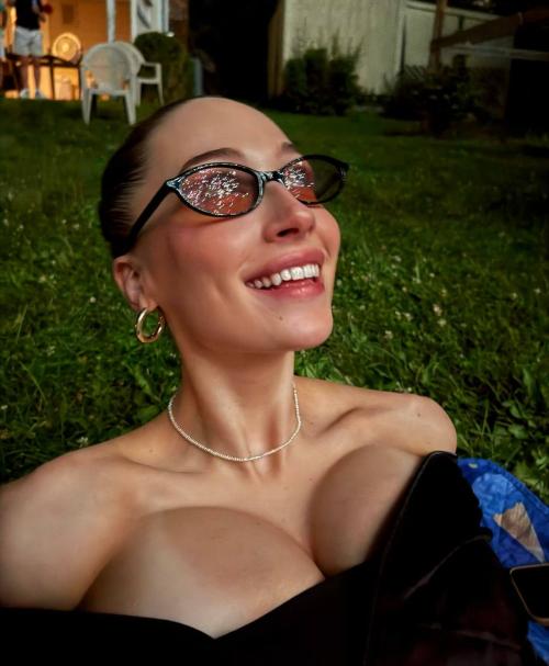 Elsie Hewitt Glam Instagram Updates, July 2025 4