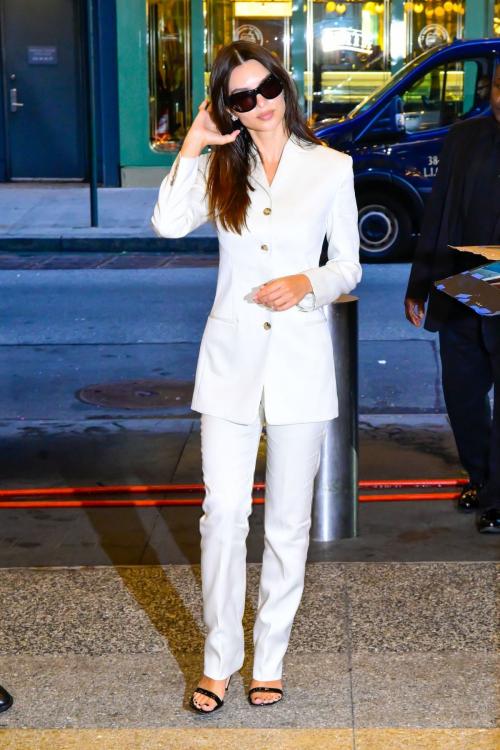 Emily Ratajkowski at CBS Mornings Studio, July 2025 2