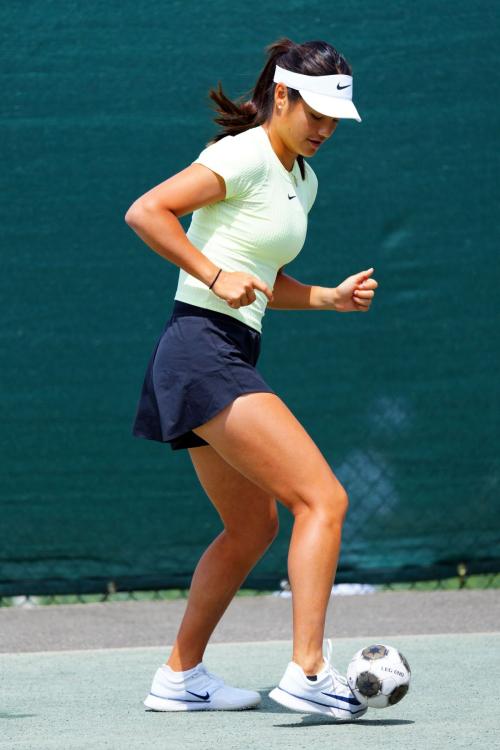 Emma Raducanu Practices Ahead of Wimbledon, July 2025 12