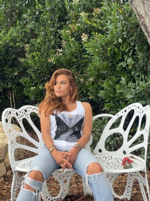 Eva Mendes glows in Instagram snaps, July 2025 7