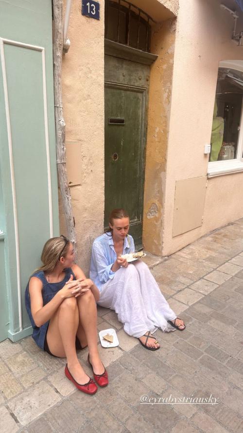 Faith Schroder posts fresh Instagram photos, July 2024 1