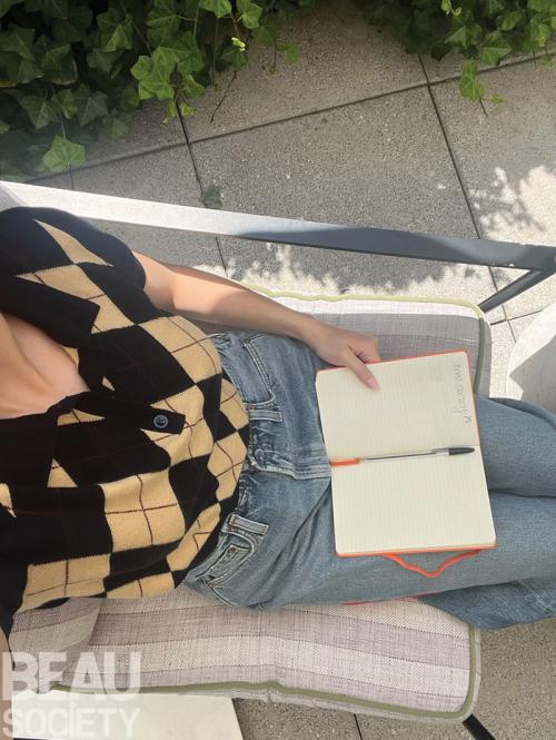 Hailee Steinfeld instagram lifestyle post, July 2025 4